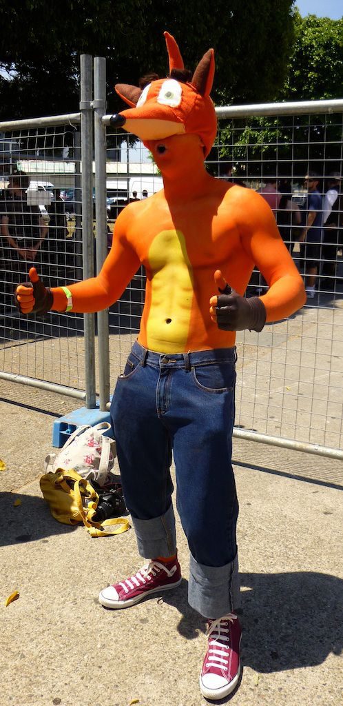 cosplay molón crash bandicoot